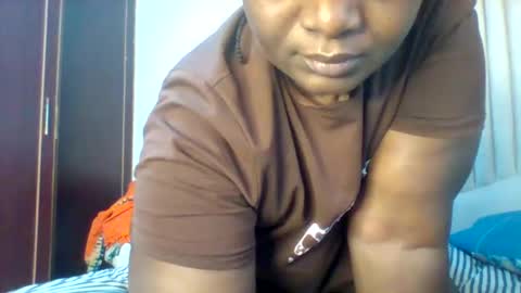 Snapshot of chocobabe002 chatting on June 4, 5:13 am chocobabe002 online show from June 4, 5:13 am