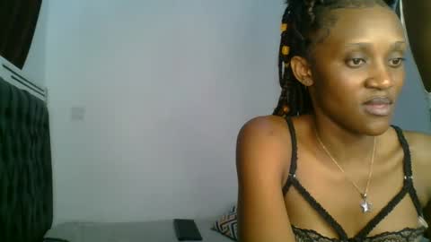 Snapshot of chocobear22 chatting on November 16, 10:43 am chocobear22 online show from November 16, 10:43 am