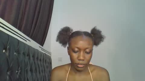 Snapshot of chocobear22 chatting on November 19, 11:21 am chocobear22 online show from November 19, 11:21 am