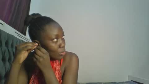 Snapshot of chocobear22 chatting on November 25, 8:36 am chocobear22 online show from November 25, 8:36 am