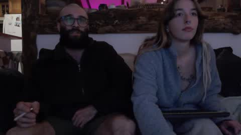 Snapshot of chocobear89 chatting on December 4, 12:08 am chocobear89 online show from December 4, 12:08 am