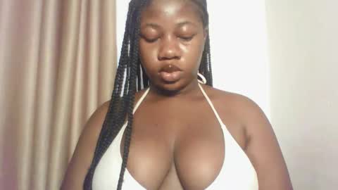 chocolateassgirl61 online show from October 29, 7:10 am