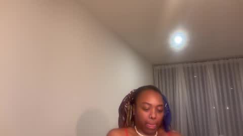 Snapshot of chocolatecakequeen chatting on December 3, 3:03 am ChocolateCakeQueen online show from December 3, 3:03 am