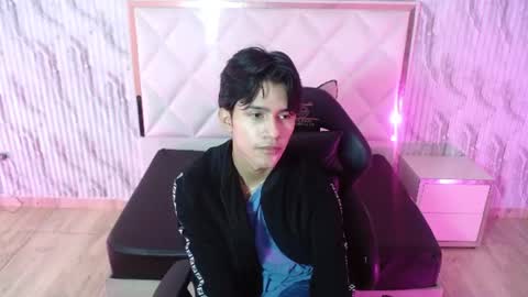 Snapshot of chos_tay chatting on June 22, 11:18 am chos_tay online show from June 22, 11:18 am