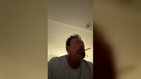 Snapshot of chowlabraiz38 chatting on May 12, 9:17 am chowlabraiz38 online show from May 12, 9:17 am