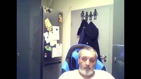 Snapshot of chris250268 chatting on June 27, 8:08 am Chris online show from June 27, 8:08 am
