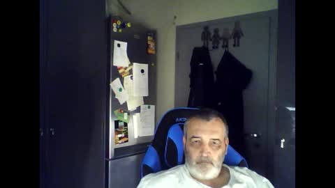 Snapshot of chris250268 chatting on July 18, 9:46 am Chris online show from July 18, 9:46 am