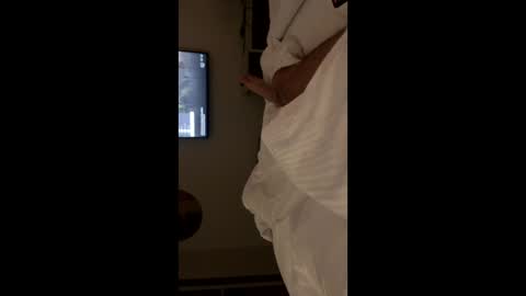 Snapshot of chris_40_m chatting on November 17, 10:37 pm chris_40_m online show from November 17, 10:37 pm