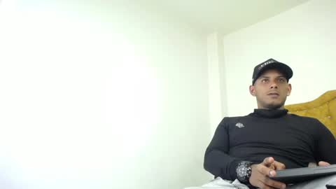 chris_dick2 online show from June 19, 4:39 am