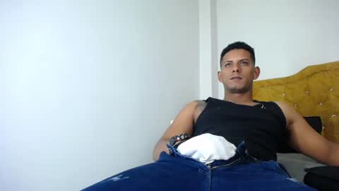 Snapshot of chris_dick2 chatting on June 25, 5:12 am chris_dick2 online show from June 25, 5:12 am