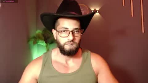 Snapshot of chris_magnum_ chatting on July 20, 9:50 pm cris Twitter magnum101010 insta magnumc20 online show from July 20, 9:50 pm