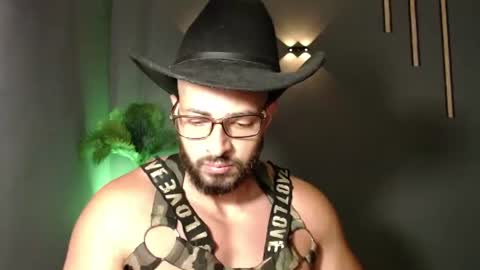 Snapshot of chris_magnum_ chatting on July 30, 5:34 pm cris Twitter magnum101010 insta magnumc20 online show from July 30, 5:34 pm