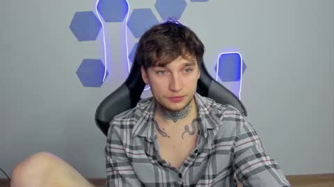 Chris Tyson online show from December 18, 3:47 am