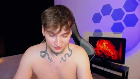 Chris Tyson online show from February 7, 1:04 am