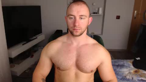 chrisbigbiceps online show from December 30, 7:26 am