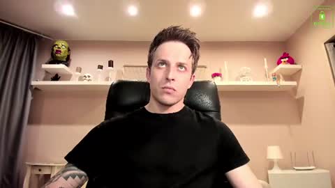Snapshot of chriscarrey chatting on June 16, 11:51 pm Chris online show from June 16, 11:51 pm