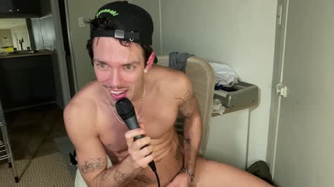 Snapshot of chriscool93 chatting on January 2, 10:48 am Content creator artist online show from January 2, 10:48 am