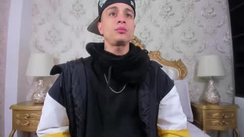 Chris online show from December 5, 7:10 pm