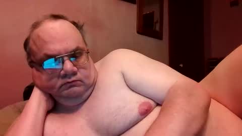 Snapshot of chrismini312 chatting on May 27, 1:35 am Chris The Jerk Off King online show from May 27, 1:35 am