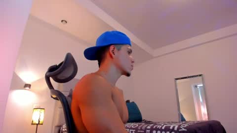 Snapshot of chrismorgan24 chatting on May 28, 4:37 pm chrismorgan24 online show from May 28, 4:37 pm