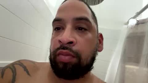 Snapshot of chrisr4203 chatting on December 18, 1:00 am chrisr4203 online show from December 18, 1:00 am