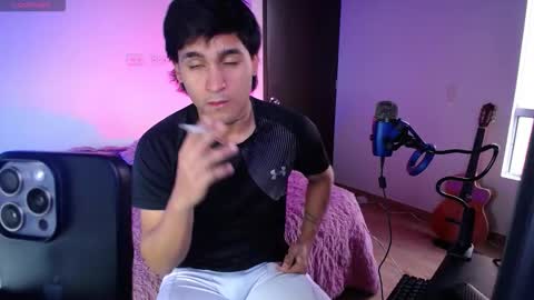 Snapshot of chriss_wg_ chatting on October 28, 9:39 pm Christian Wang online show from October 28, 9:39 pm