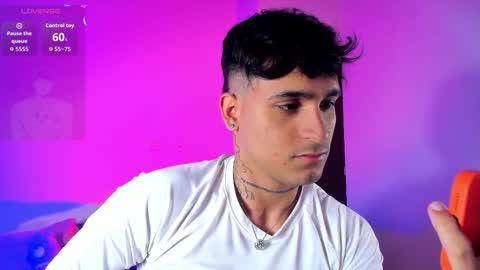 Snapshot of chriss_wg_ chatting on November 14, 10:51 pm Christian Wang online show from November 14, 10:51 pm