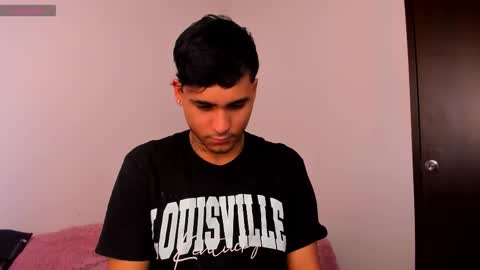 Snapshot of chriss_wg_ chatting on November 22, 7:24 pm Christian Wang online show from November 22, 7:24 pm