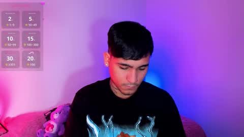 Snapshot of chriss_wg_ chatting on November 23, 9:25 pm Christian Wang online show from November 23, 9:25 pm