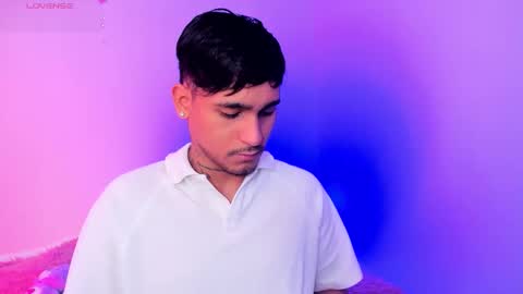 Snapshot of chriss_wg_ chatting on December 1, 5:07 pm Christian Wang online show from December 1, 5:07 pm