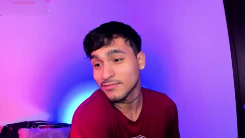 Snapshot of chriss_wg_ chatting on December 4, 2:26 pm Christian Wang online show from December 4, 2:26 pm