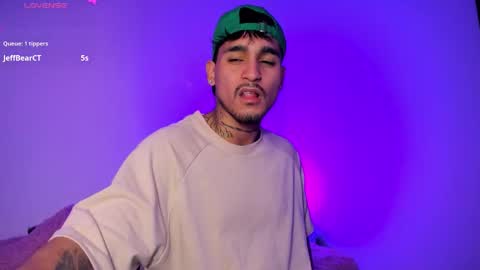 Snapshot of chriss_wg_ chatting on December 5, 8:38 pm Christian Wang online show from December 5, 8:38 pm