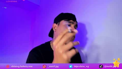 Snapshot of chriss_wg_ chatting on December 14, 7:07 pm Christian Wang online show from December 14, 7:07 pm