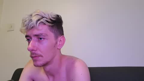 Christopher online show from November 25, 7:47 pm