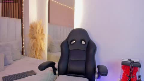 christal_jane online show from March 12, 4:13 pm