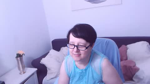 Snapshot of christarose chatting on June 28, 7:36 am Christa online show from June 28, 7:36 am