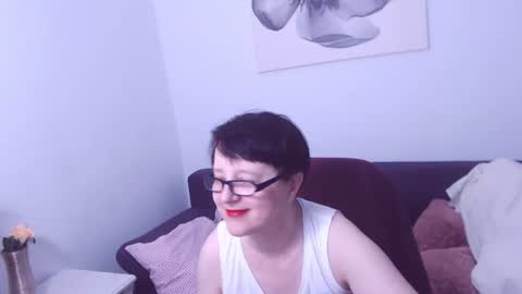 Snapshot of christarose chatting on July 18, 6:56 pm Christa online show from July 18, 6:56 pm