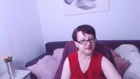Snapshot of christarose chatting on July 24, 7:12 pm Christa online show from July 24, 7:12 pm