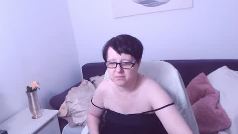 Snapshot of christarose chatting on August 2, 11:19 am Christa online show from August 2, 11:19 am