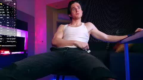 Snapshot of christianlevine_ chatting on June 13, 7:56 pm UPVOTE ME ------ ILL DO SOMETHING FOR FREE online show from June 13, 7:56 pm