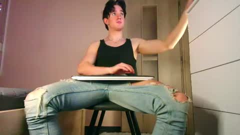 Snapshot of christianlevine_ chatting on July 8, 5:39 pm UPVOTE ME ------ ILL DO SOMETHING FOR FREE online show from July 8, 5:39 pm