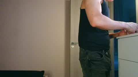 Snapshot of christianlevine_ chatting on July 18, 6:01 pm UPVOTE ME ------ ILL DO SOMETHING FOR FREE online show from July 18, 6:01 pm