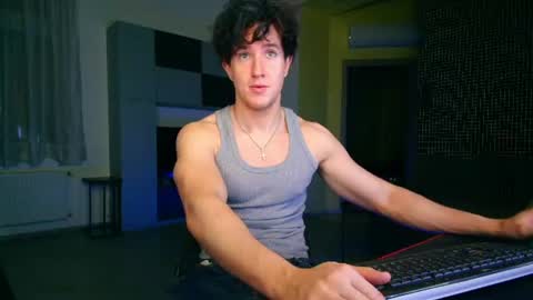 Snapshot of christianlevine_ chatting on July 24, 6:39 pm UPVOTE ME ------ ILL DO SOMETHING FOR FREE online show from July 24, 6:39 pm