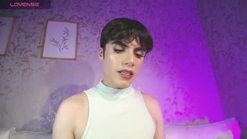 Snapshot of christianm_18 chatting on February 20, 5:44 am Chris online show from February 20, 5:44 am