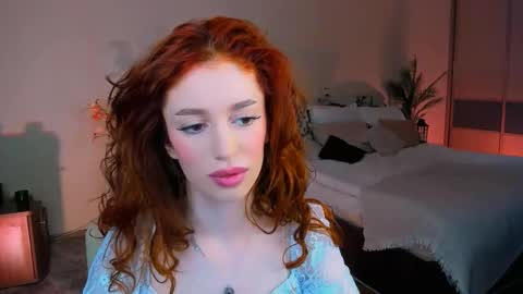 christinaconteeree online show from November 24, 7:24 pm