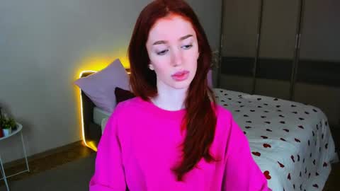 christinaconteeree online show from May 1, 7:18 pm