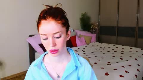 Snapshot of christinaconteeree chatting on May 4, 3:13 am christinaconteeree online show from May 4, 3:13 am