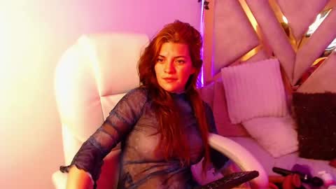 Snapshot of christine_f chatting on February 25, 6:31 pm Val riess -- Instagram free online show from February 25, 6:31 pm