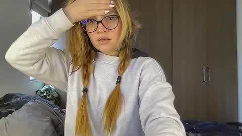 Snapshot of christine_f chatting on September 20, 7:48 pm Val riess -- Instagram free online show from September 20, 7:48 pm