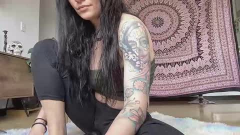 Snapshot of christine_f chatting on November 4, 5:34 pm Val riess -- Instagram free online show from November 4, 5:34 pm